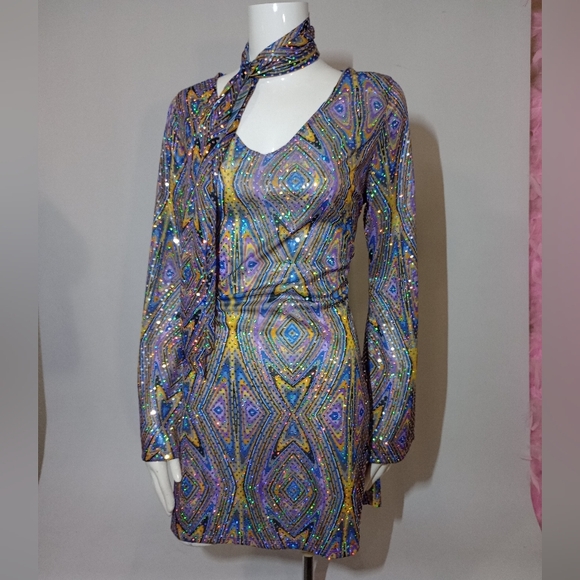 SOLD ON LIVE LONG SLEEVE SEQUIN DRESS - Picture 4 of 8